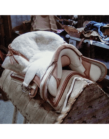 Corralera Fine White Leather Saddle