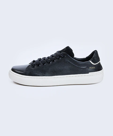 Plus One Black — Zapatilla de cuero hombre, suela off white