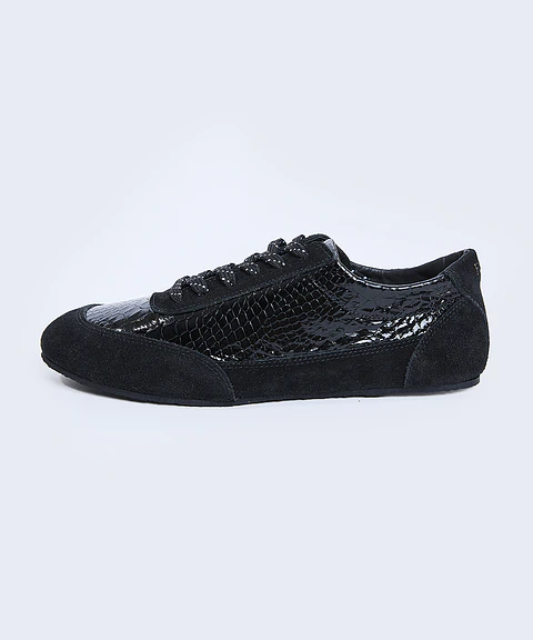 Wild Card Pitón Black — Zapatilla negra de cuero con grabado pitón