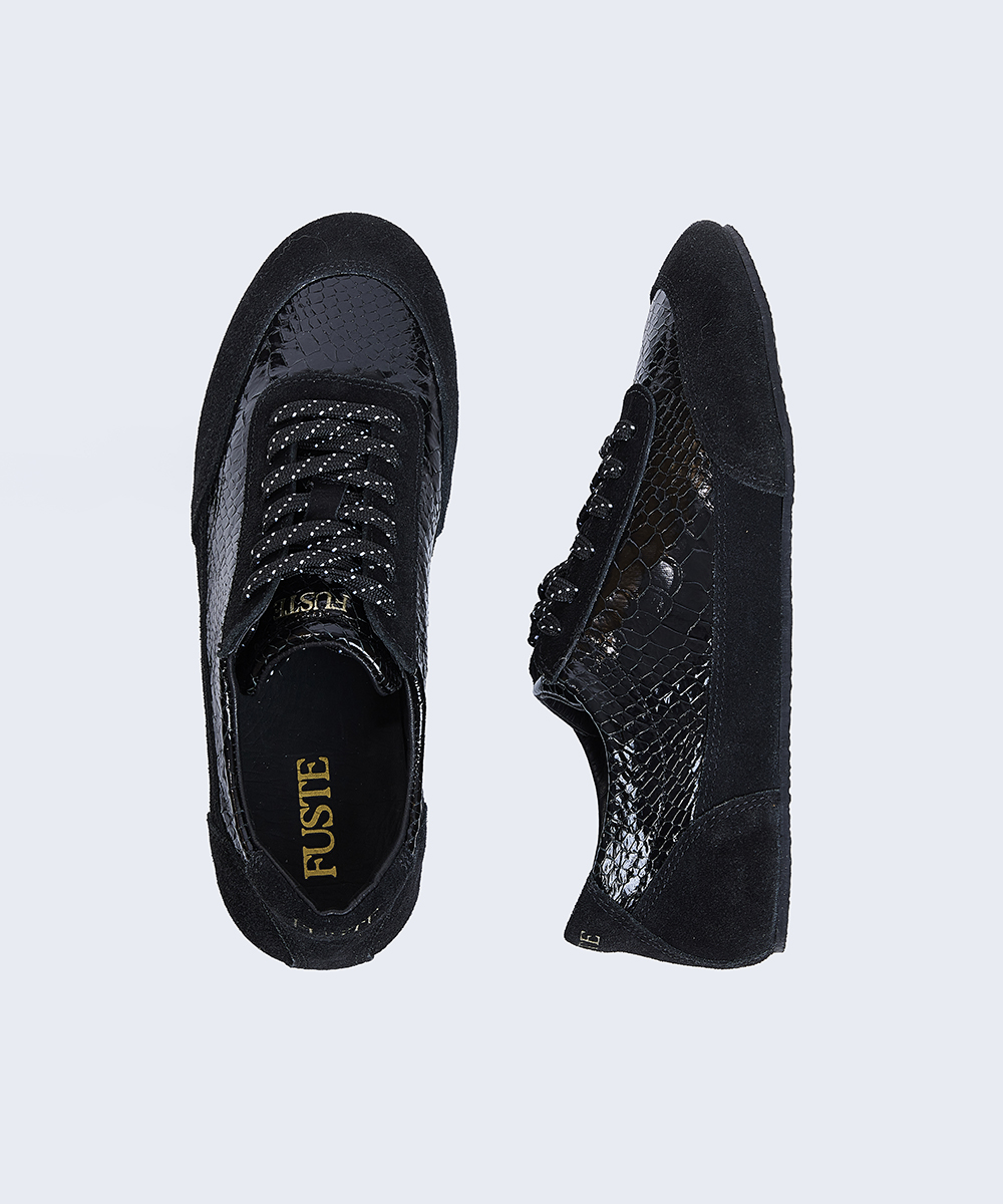 Wild Card Pitón Black — Zapatilla negra de cuero con grabado pitón 2