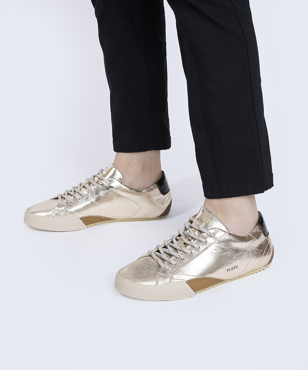 Monday Brunch Gold — Zapatilla dorada de cuero mujer 4
