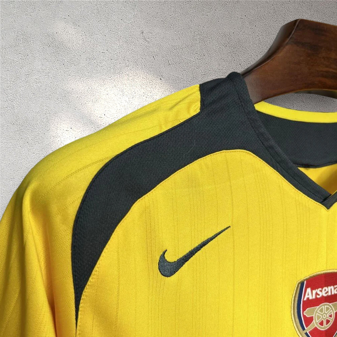 Arsenal Away Season 2005 - 06 4