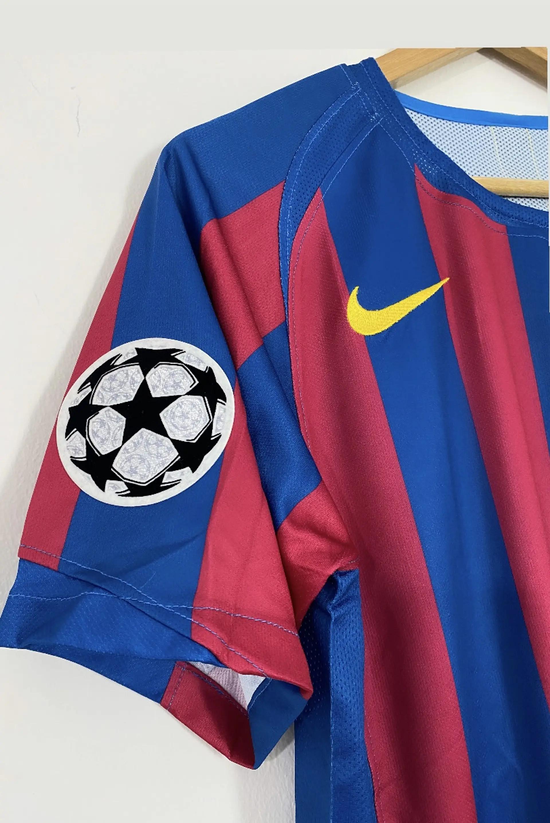 Camiseta Barcelona retro 2005-2006 3