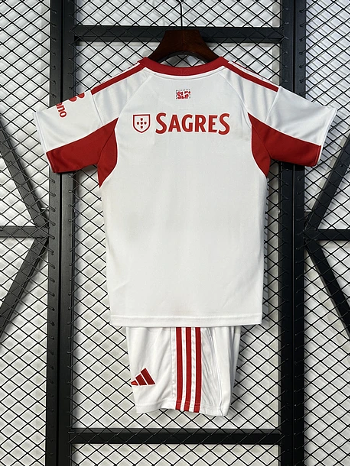 Kit Criança Benfica Alternativa branca 25/26 2