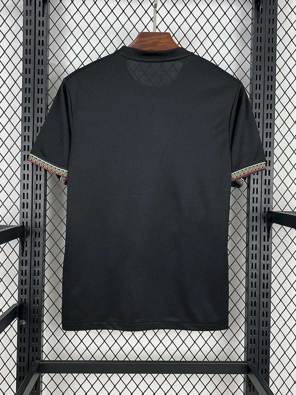 PSG Especial Gold and Black 25/26 3