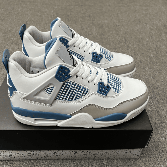 Air Jordan 4 Retro 