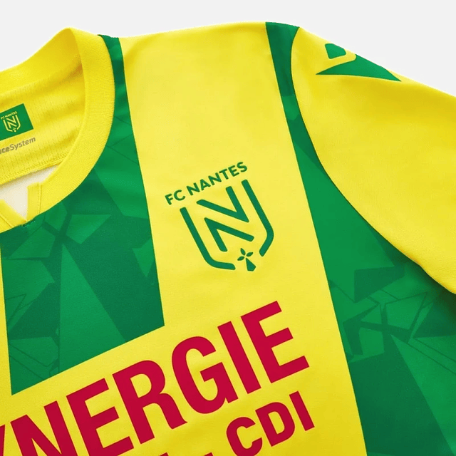 Camisola Principal FC Nantes 24/25: Elegância e Tradição no Campo 3