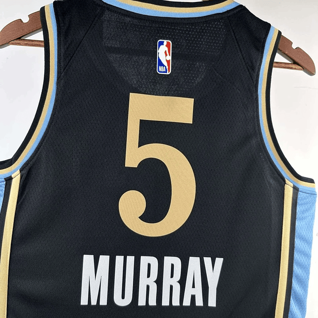 Camisola NBA Masculina Andy Murray Atlanta Hawks Team 2024 - Edição City (Preta) 6