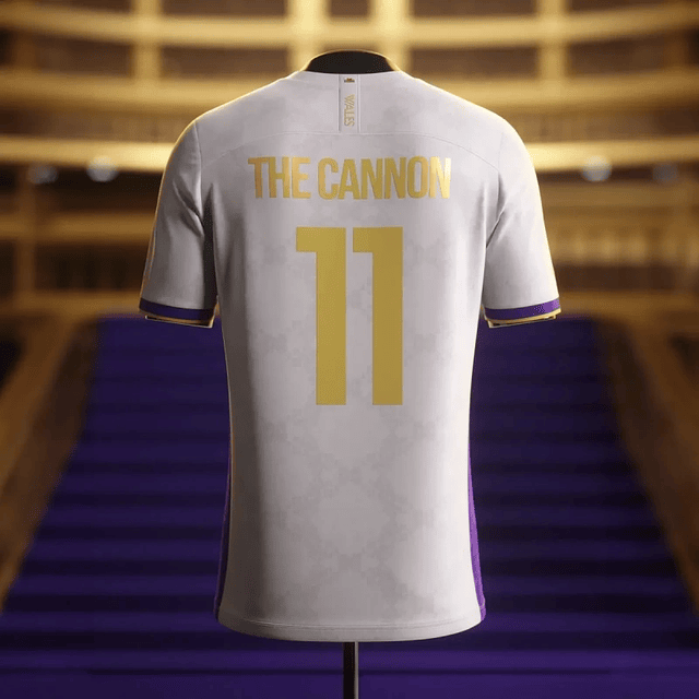 Camisola Especial Real Madrid 24/25: Tradição e Inovação num Único Uniforme 11