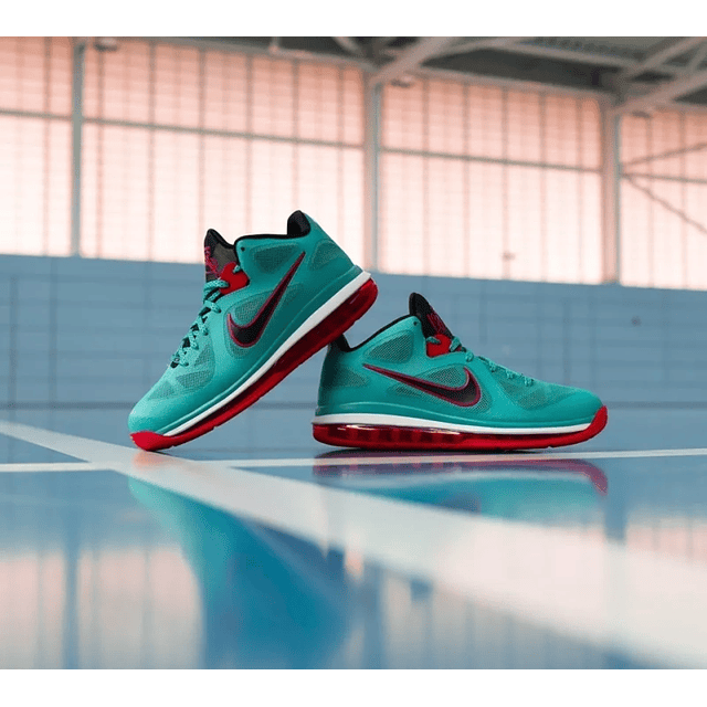 Liverpool × LeBron IX Low Boots – Estilo e Inovação em Uma Colaboração Única 3