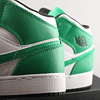 Jordan AJ 1 Retro High – O Clássico do Basquetebol e Streetwear - Verde 3