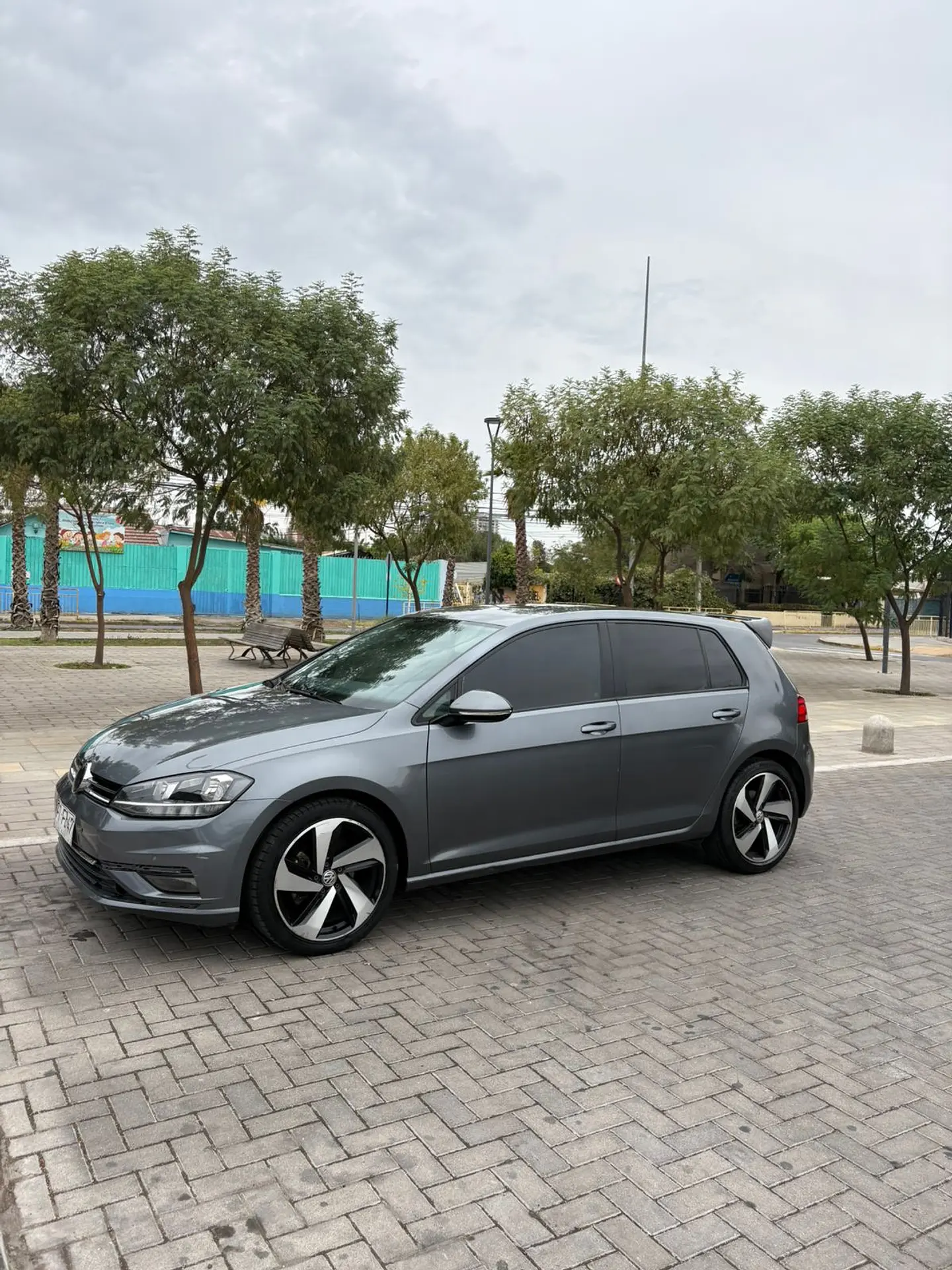 Volkswagen Golf  1