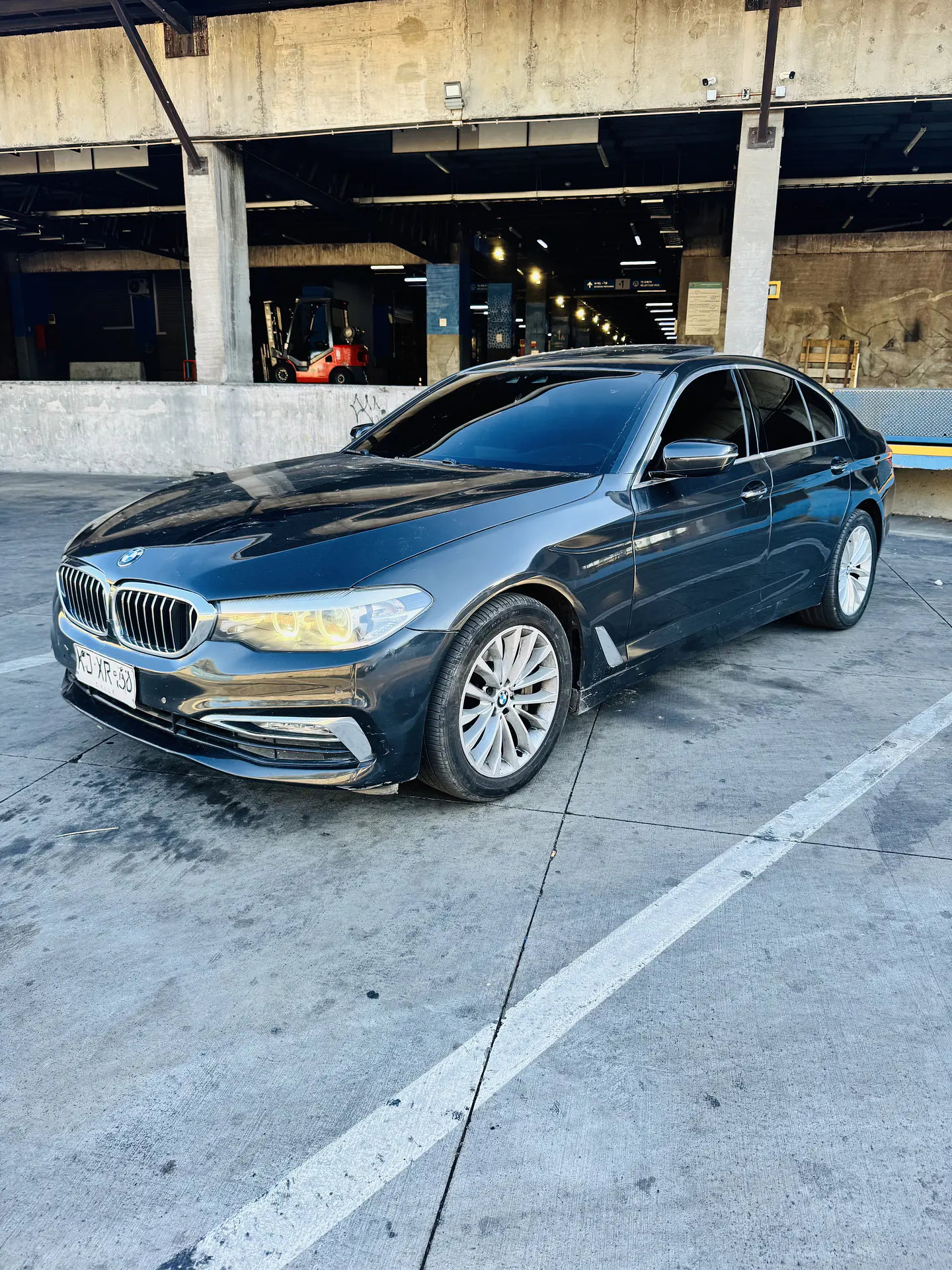 BMW 530i Luxury 2018 1