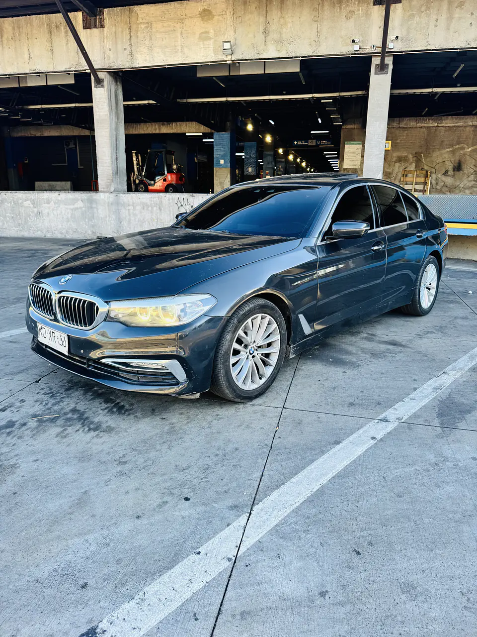 BMW 530i Luxury 2018 1