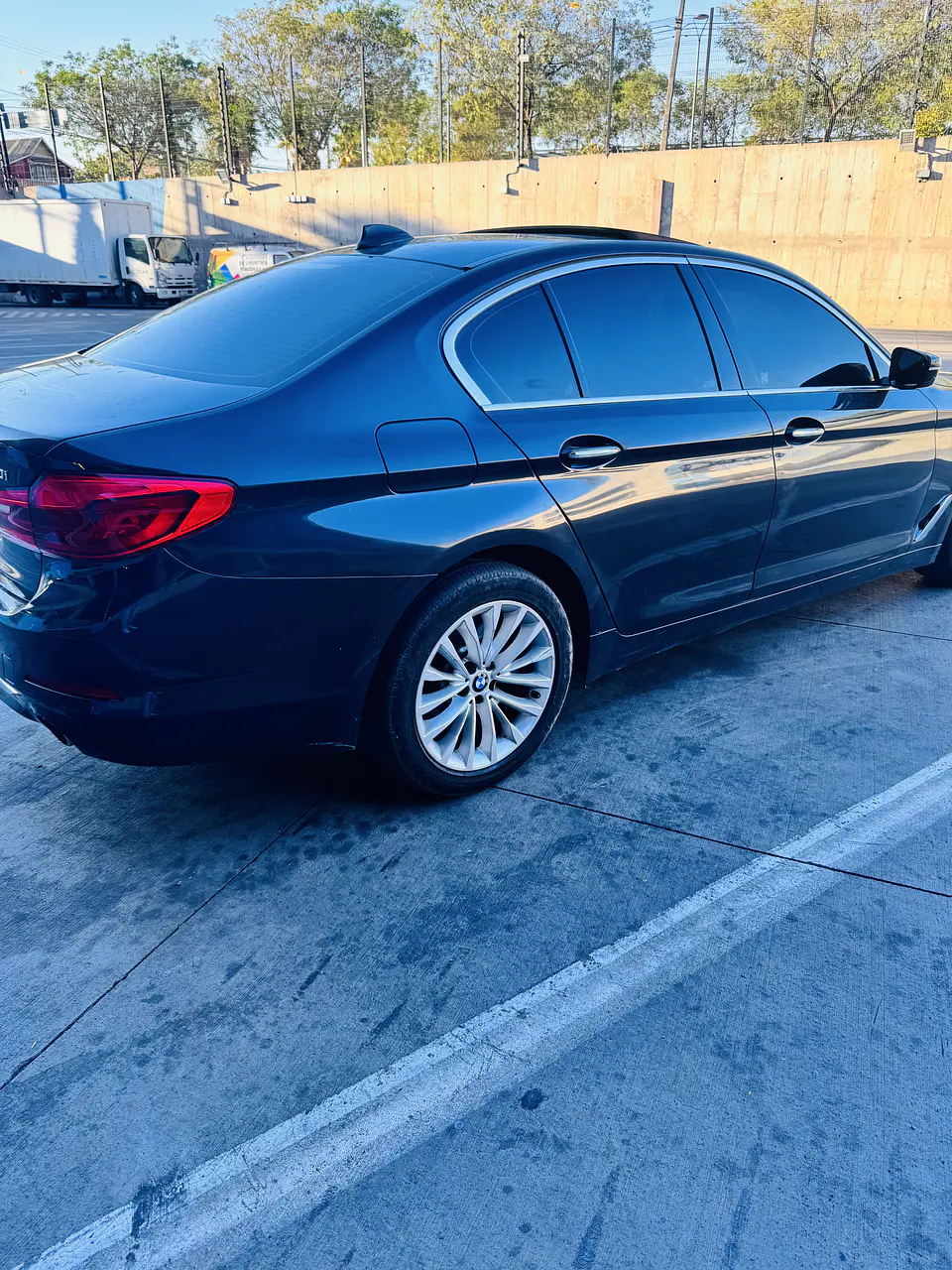 BMW 530i Luxury 2018 3