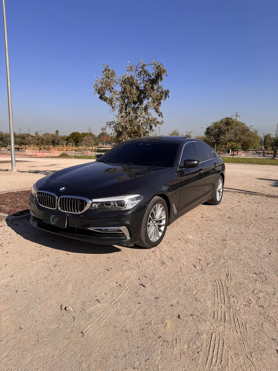 BMW 530i Luxury 2018 1