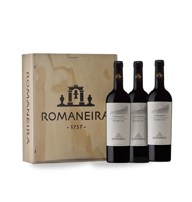 Qta. Romaneira Tinto Touriga Francesa Carrapata caixa madeira 3 Garrafas