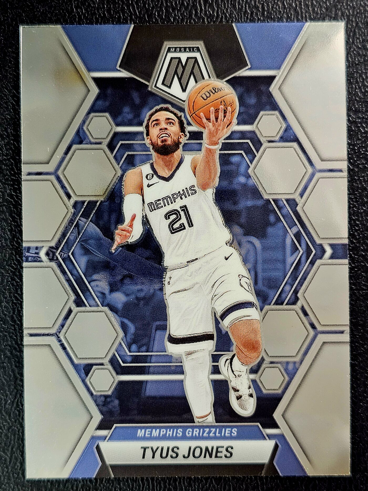  Tyus Jones Base Card 1
