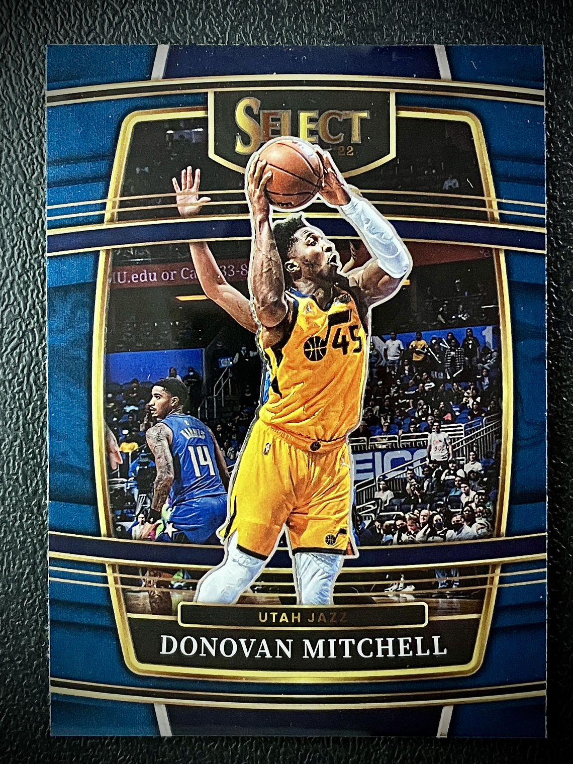 Donovan Mitchell-base card 1