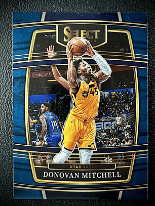 Donovan Mitchell-base card