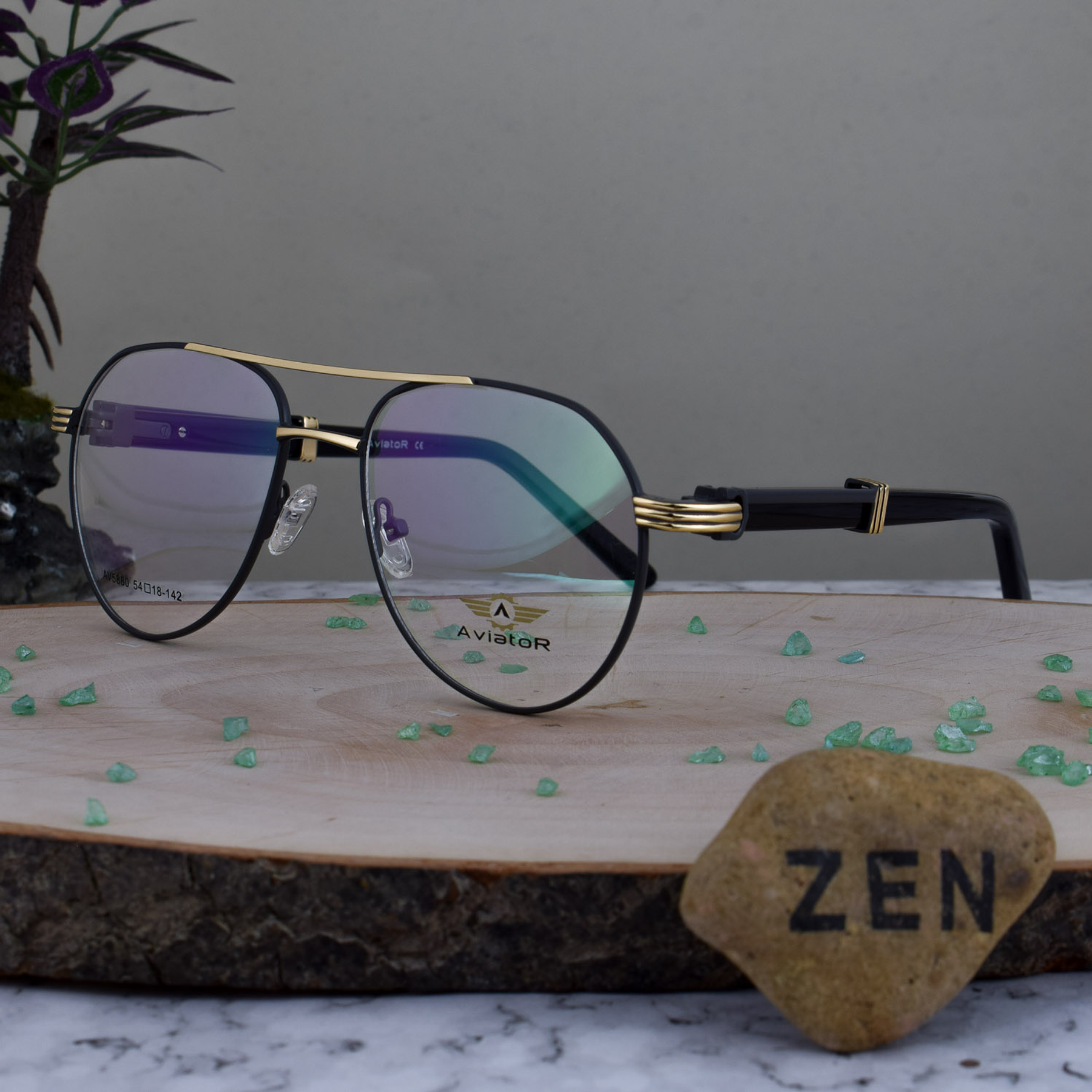 Aviator AV5880 C3 Doble Puente Tipo Piloto Gris Mate con Dorado Brazo Negro 