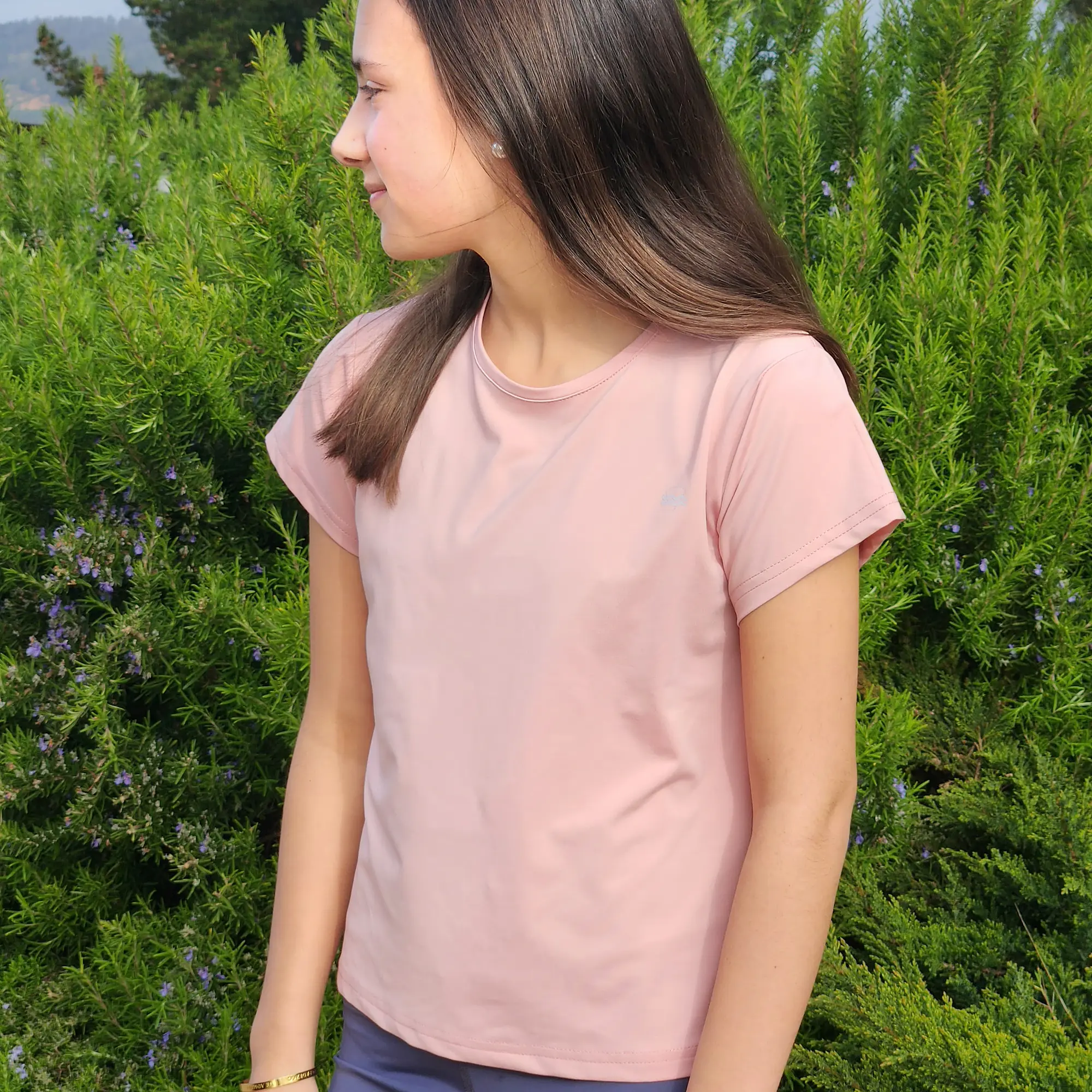 Polera Deportiva Manga Corta Niña Rosa Palo 1