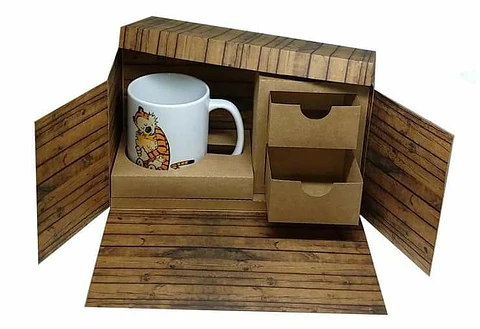 Arquivo de Corte Caixa Cenário para Caneca com Gaveteiro 