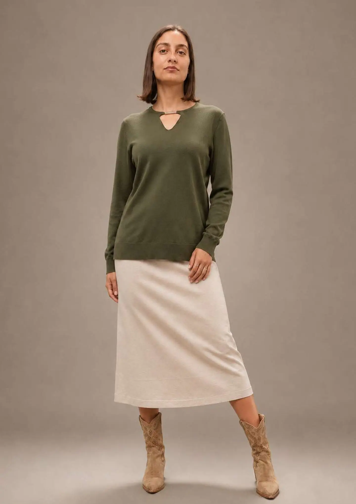 Camisola Knit com Abertura e Barra Dourada no Decote 1