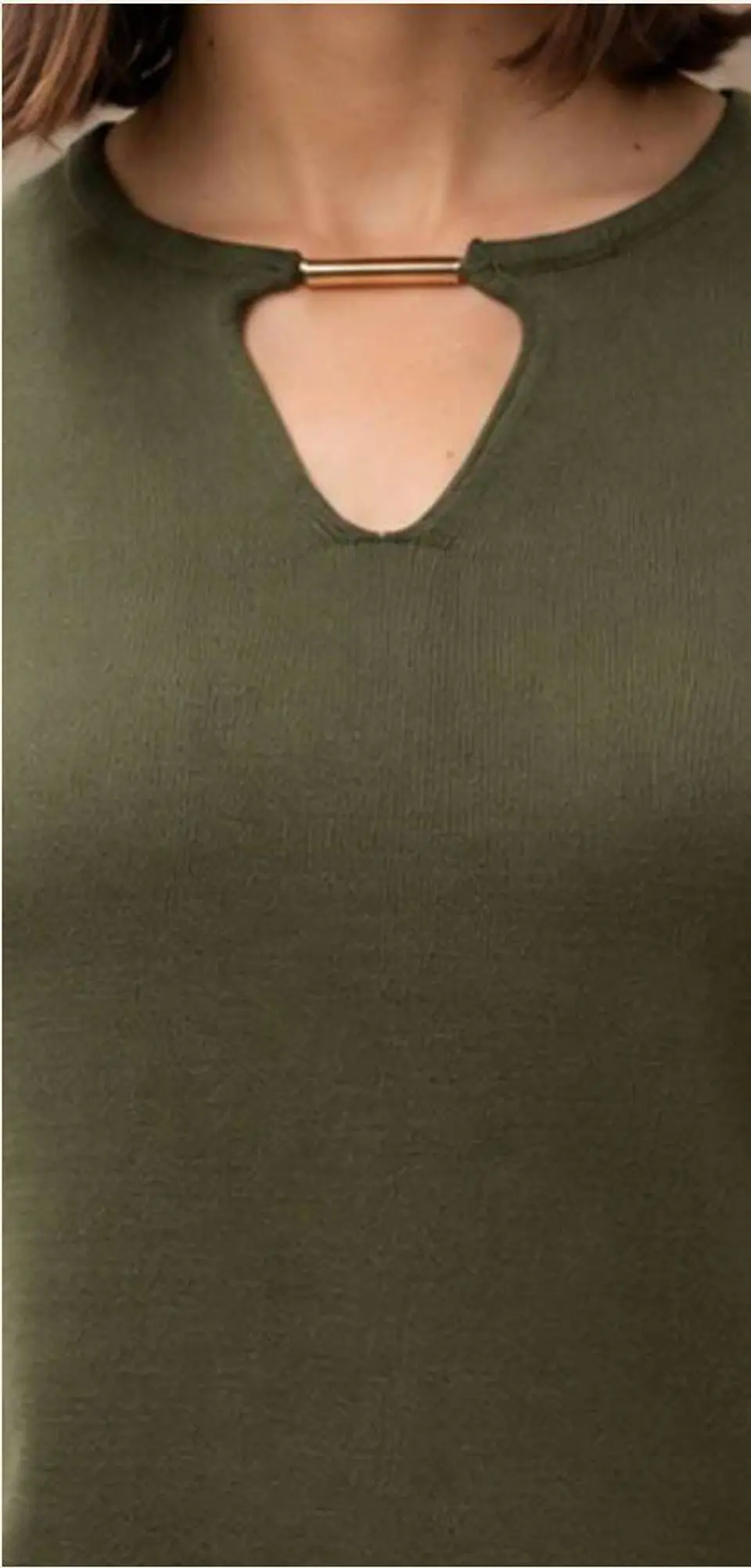 Camisola Knit com Abertura e Barra Dourada no Decote 2