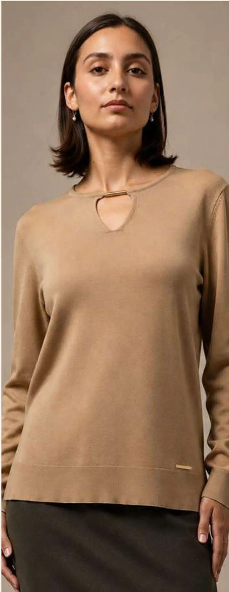 Camisola Knit com Abertura e Barra Dourada no Decote 6
