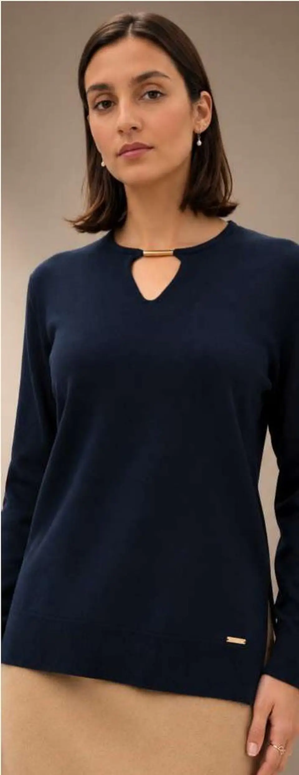 Camisola Knit com Abertura e Barra Dourada no Decote 8