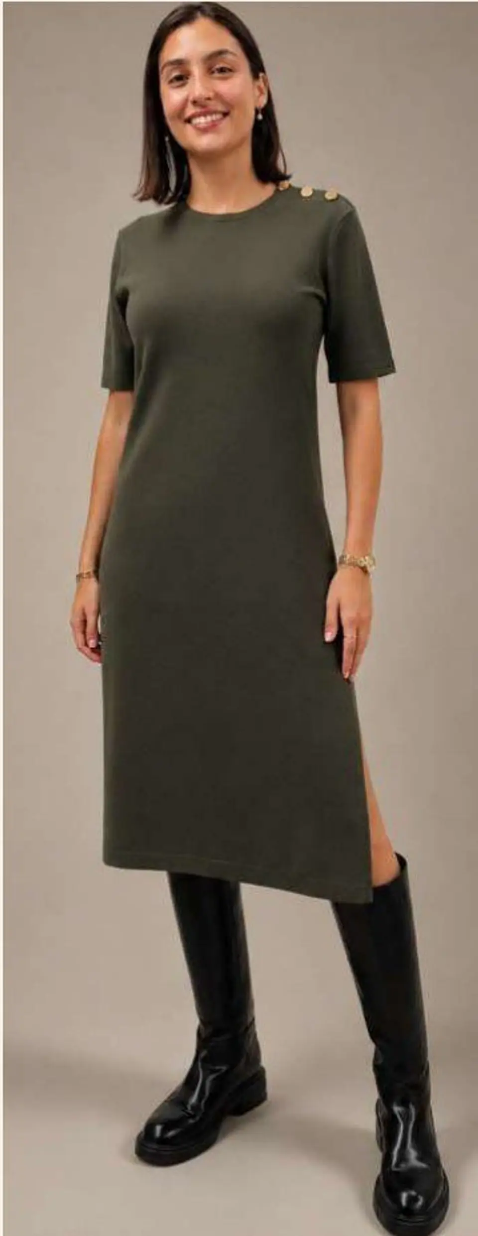 Vestido Knit Midi com Botões Dourados no Ombro 5