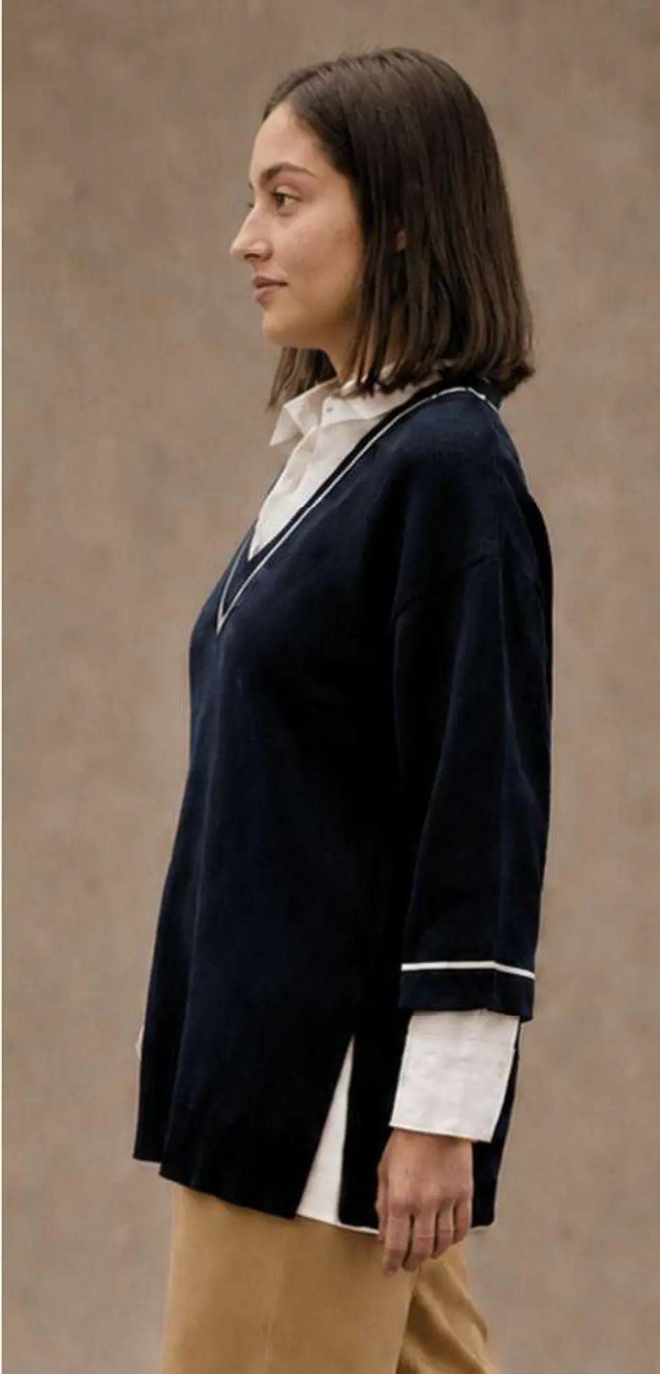 Camisola Knit Decote em V com Risca em Contraste 3