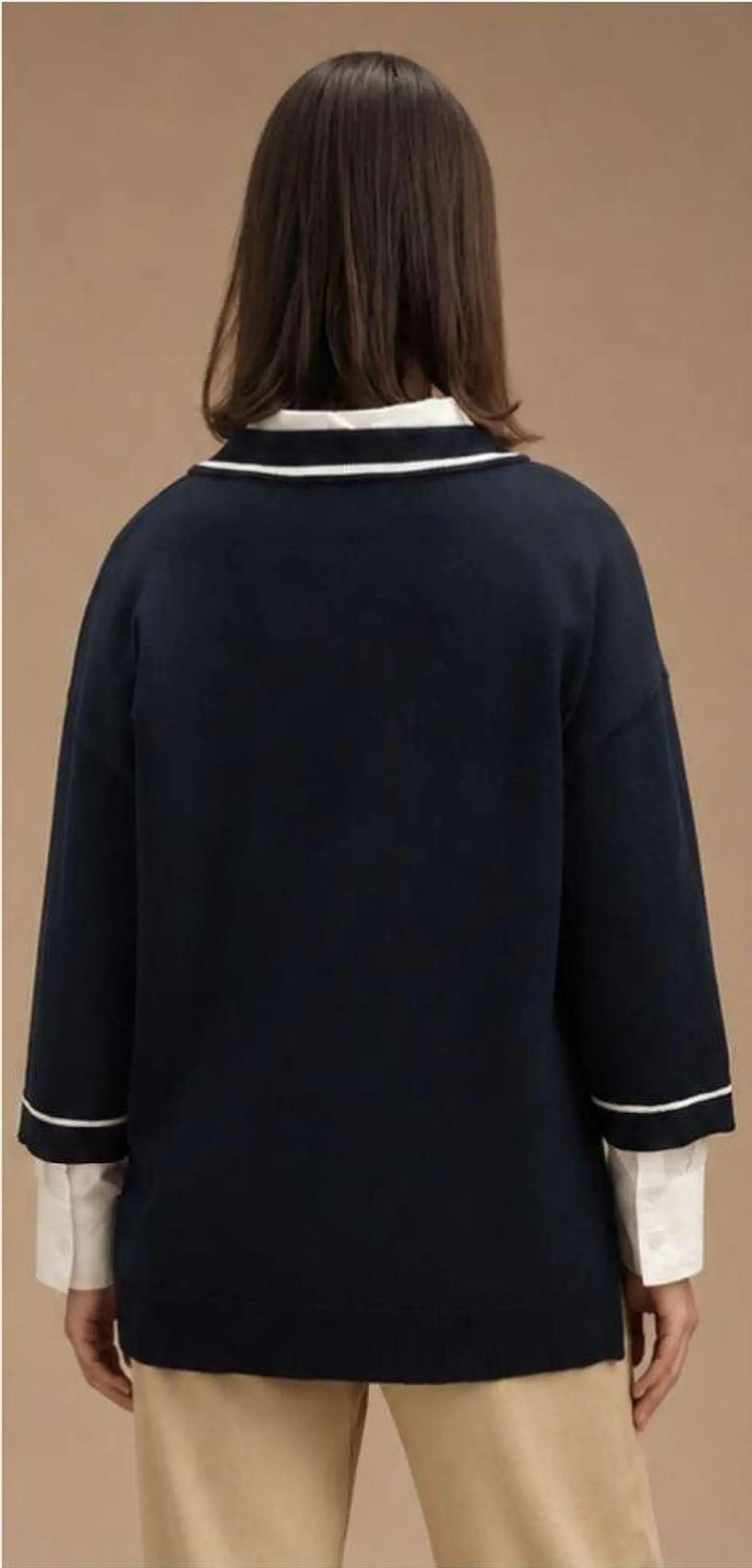 Camisola Knit Decote em V com Risca em Contraste 4