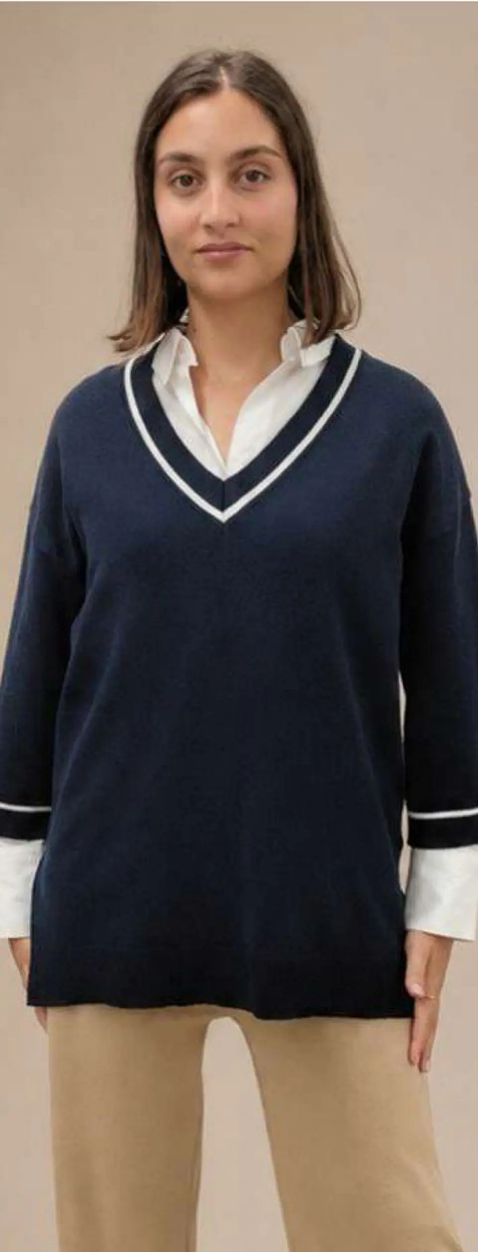 Camisola Knit Decote em V com Risca em Contraste 8