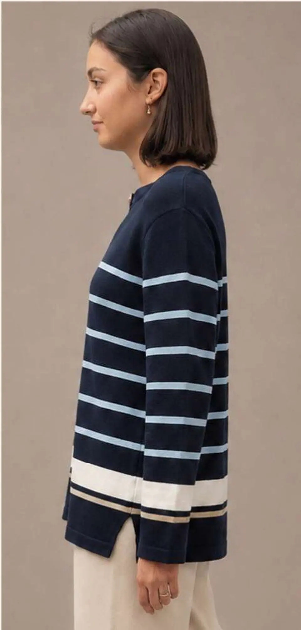 Camisola Knit às Riscas com Corrente Dourada no Decote 2