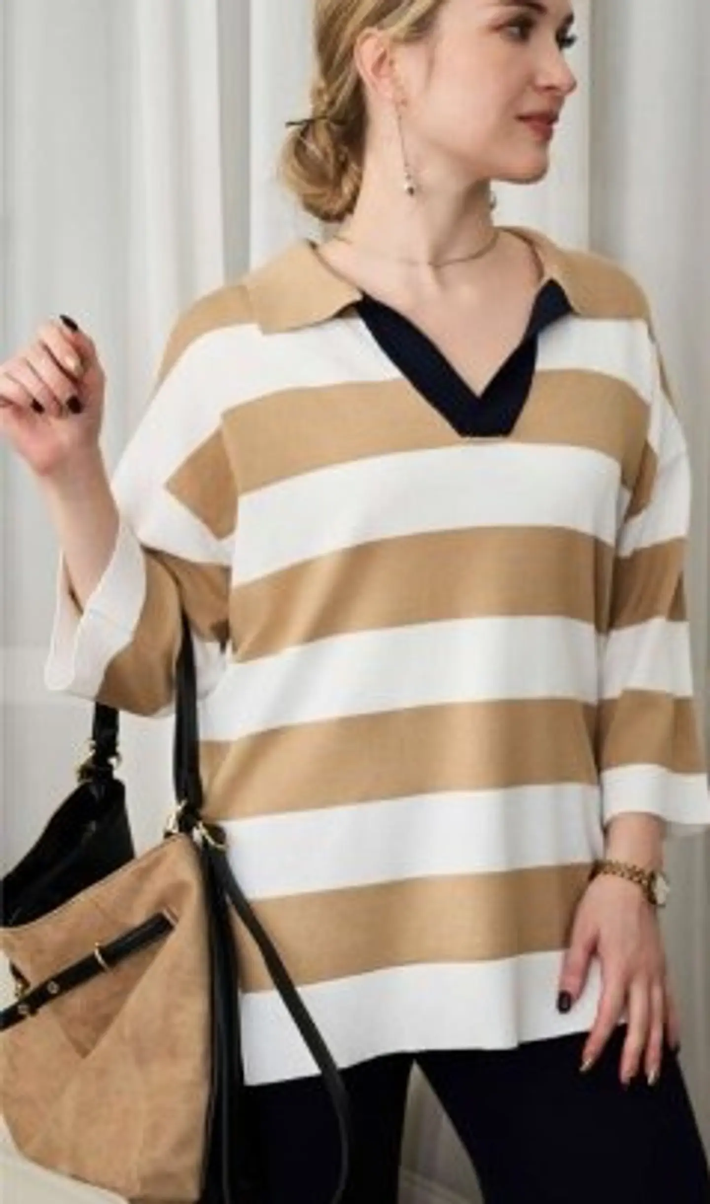 Camisola Knit às Riscas Decote em V Gola Polo 1