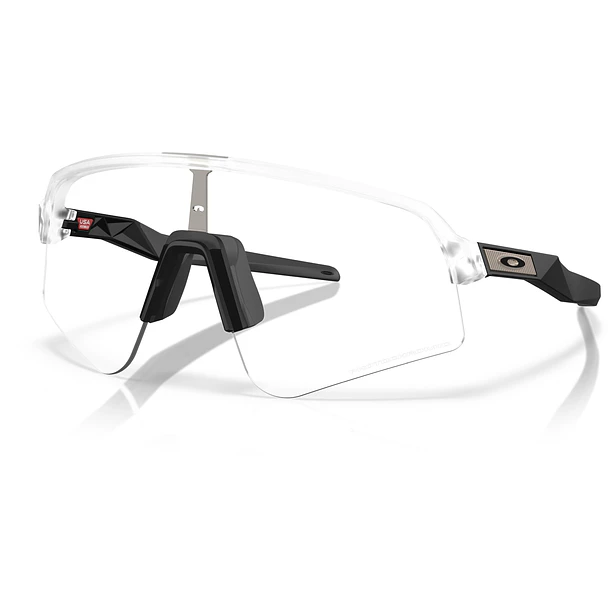 Lentes Oakley Sutro Lite Sweep Photochromic - Matte Clear 
