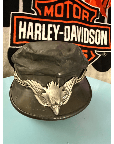 Boina cuero marca Americana, color negro Talla Ajustable 1942