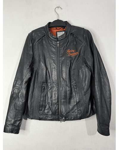 Chaqueta cuero marca Harley Davidson, color negro talla L 1952