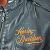 Chaqueta cuero marca Harley Davidson, color negro talla L 1952 10