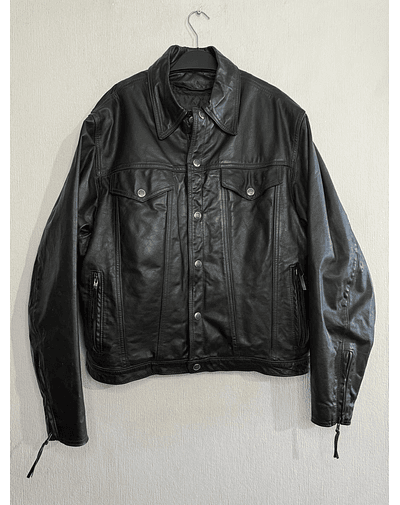 Chaqueta cuero marca Harley Davidson, color negro talla L 1961