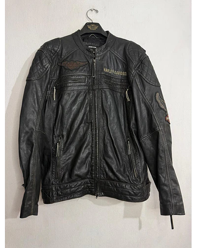 Chaqueta cuero marca Harley Davidson, color negro talla XL 1968