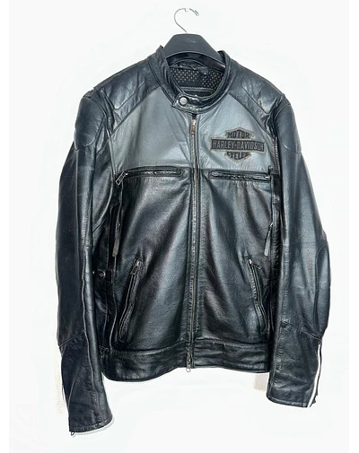 Chaqueta cuero marca Harley Davidson, modelo Legendary, talla M, 2000