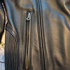 Chaqueta cuero marca Harley davidson, Victory Lane Black, color negro talla L 2032 8