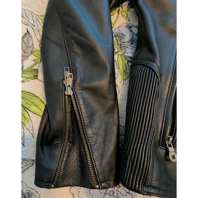 Chaqueta cuero marca Harley davidson, Victory Lane Black, color negro talla L 2032 10