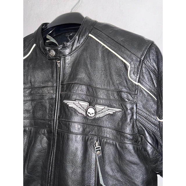 Chaqueta cuero marca Harley davidson, Modelo wing skull reflectante, color negro talla M 2049 10