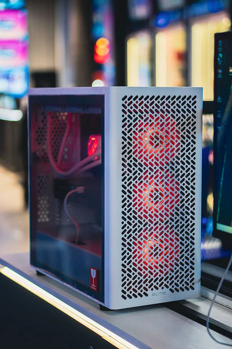PC Gamer Ryzen 7 5700G / RTX 5060 / 16GB / 1TB SSD 