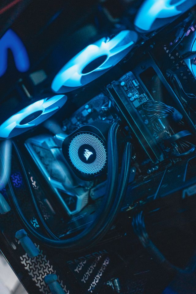 PC Gamer Ryzen 5 AM5 / RX 9060 / 32GB DDR5 / 2TB 4