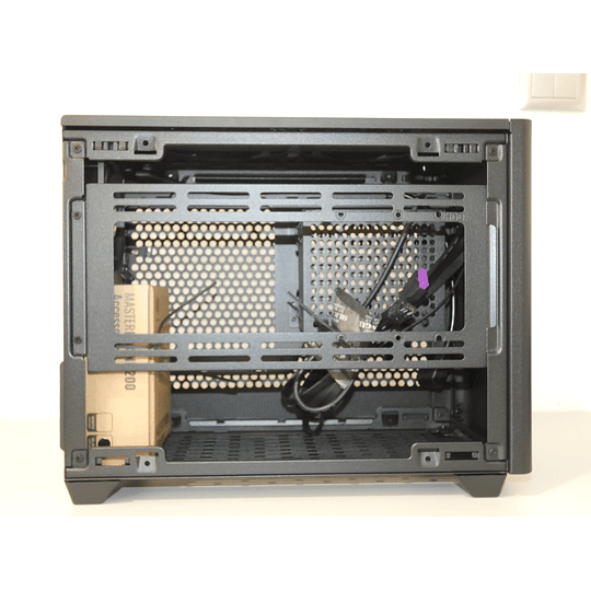 Caixa Mini ITX Cooler Master MasterBox NR200
